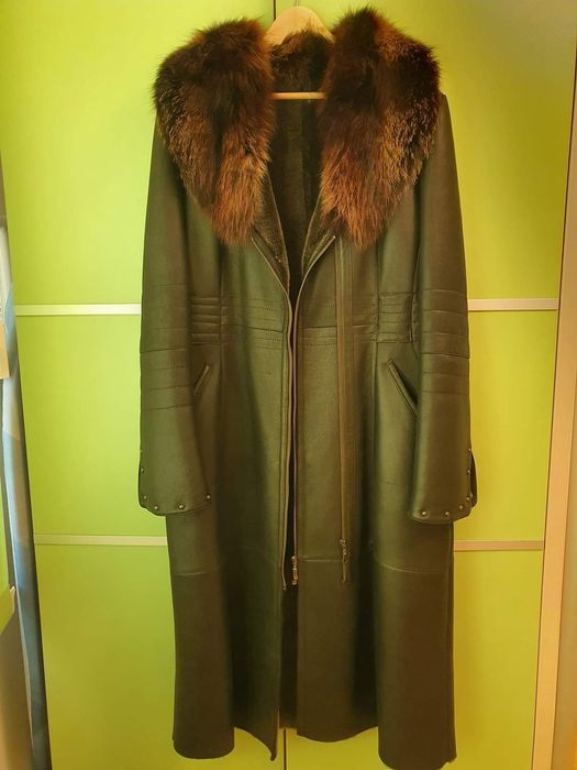 Haina , piele naturala, impecabila