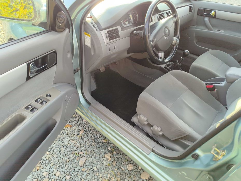 Chevrolet. Lacetti 1,6 benzină stare foarte bună