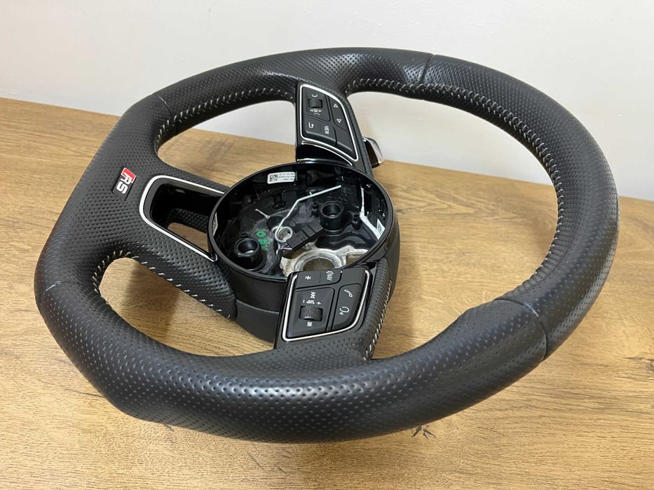 Оригинален скосен перфориран Мулти волан Audi RS4 Ауди РС4 audi