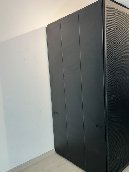 Rack Server IBM de Podea pe Roți, Dulap Cabinet Închis
