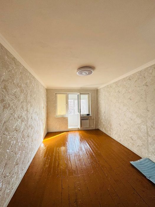 1 xonali uy 3 qavat Oktiyabir