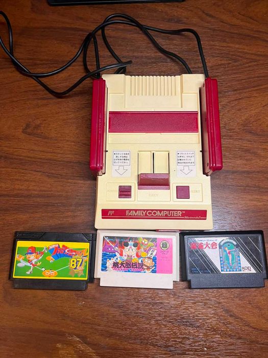 Nintendo Famicom testata si functionala