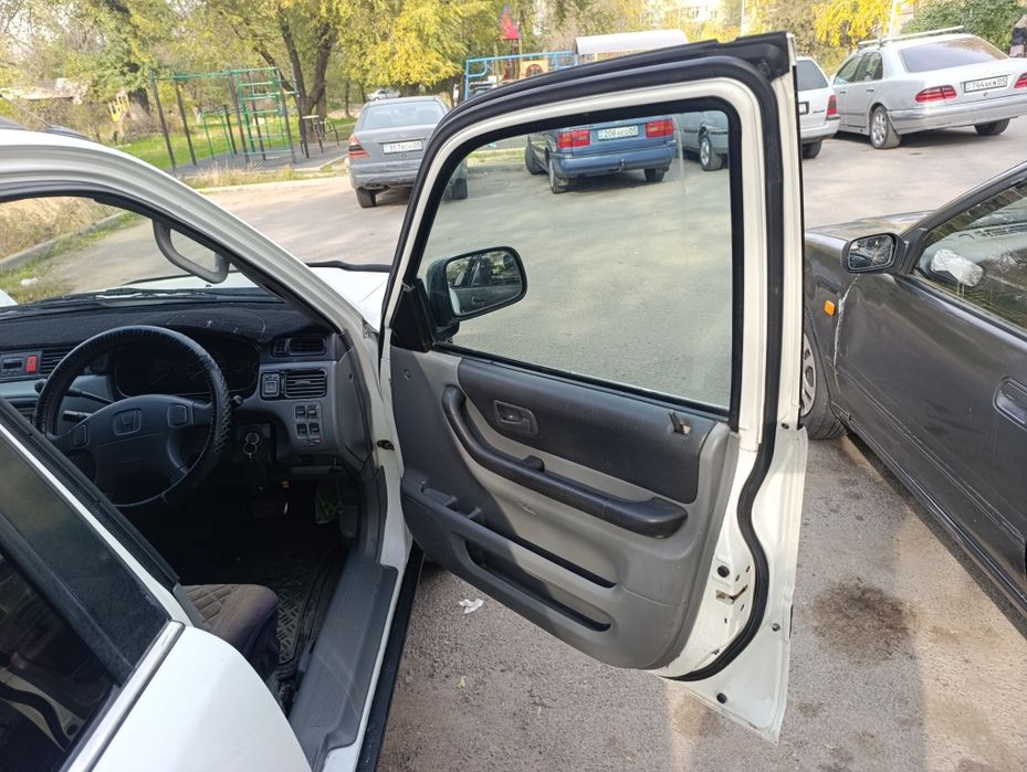 Продаю Хонду C-RV 1997