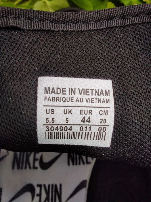 Обувки NIKE НОВИ !!!
