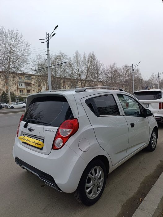 Yaxshi holatdagi Arzon SPARK Sotiladi