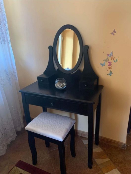 Masuta pentru make-up cu scaunel