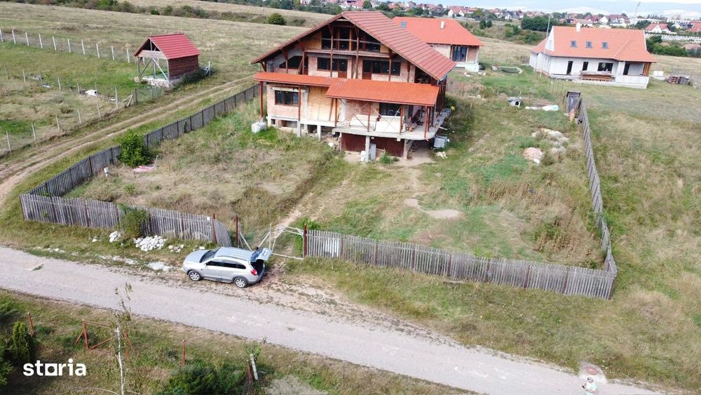 De vânzare un imobil cu 4 nivele