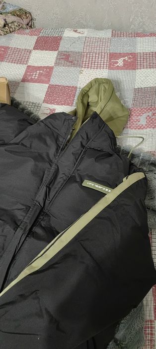 Продам куртку черную