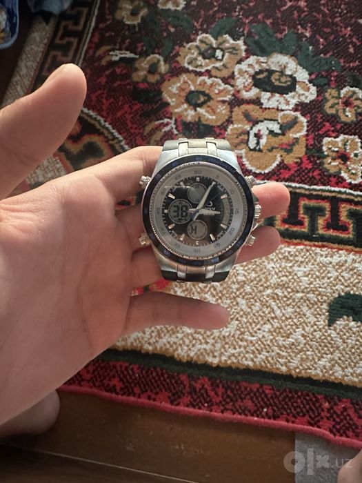 Продаються часы в идеальном качевстве (тяжелые)