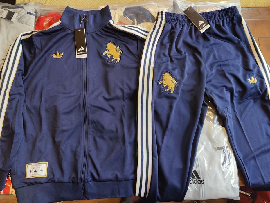 Тренировъчен футболен екип Juventus Adidas terrace icons 25/26