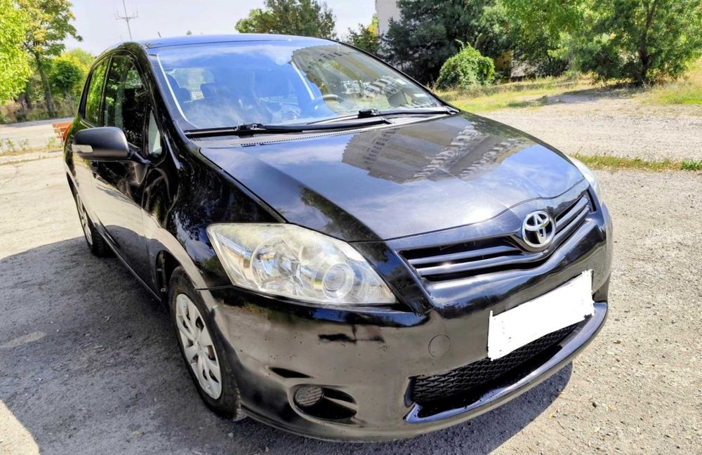 Toyota AURIS 2012