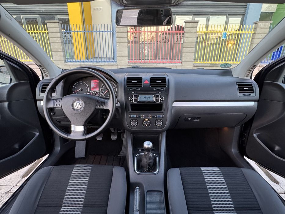 Volkswagen Golf 5 2009 *UNITED* Benzina 6+1 Viteze