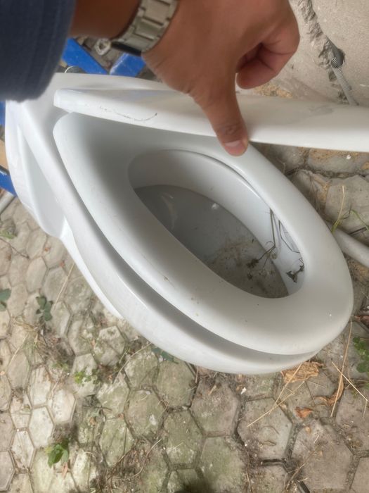 Продам туалет, качественный.