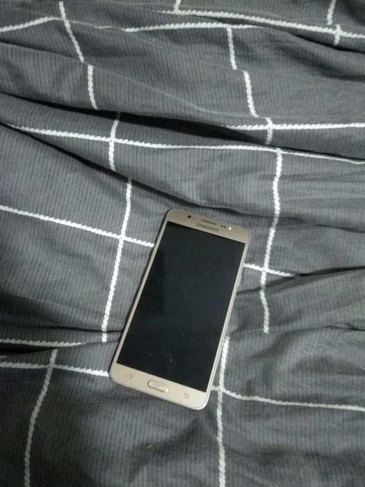 Продам мобулу Самсунг