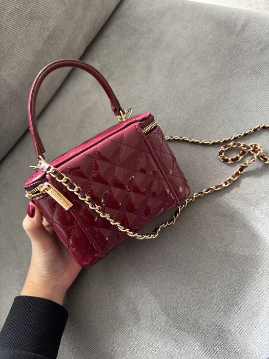 C*H*A*N*E*L bag
