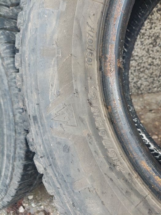 Гуми Бриджстоун  215/70/15С.