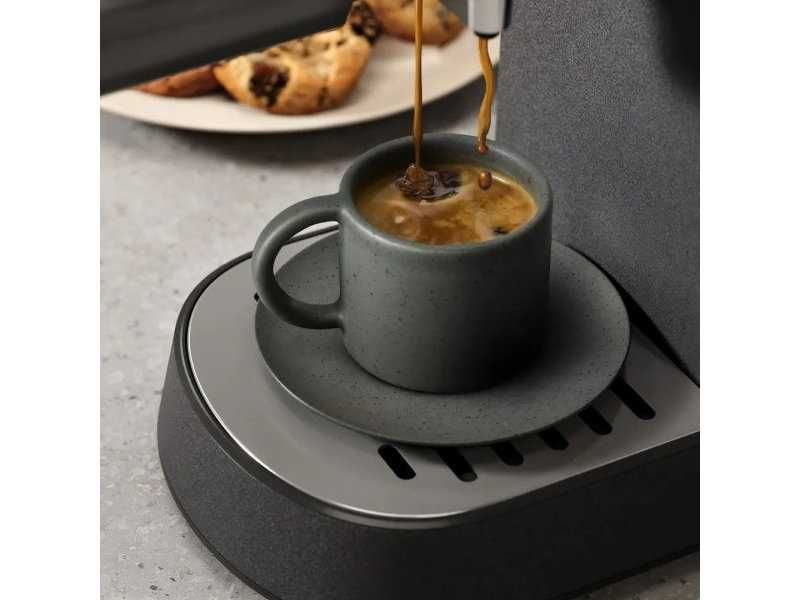 Еспресо Машина с Разпенител за Мляко Electrolux E6EC1-6BST