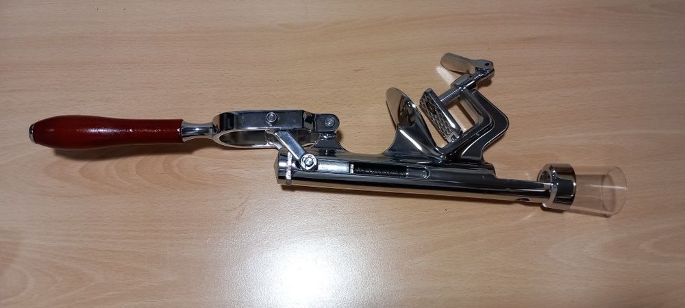 Стационарен професионален тирбушон