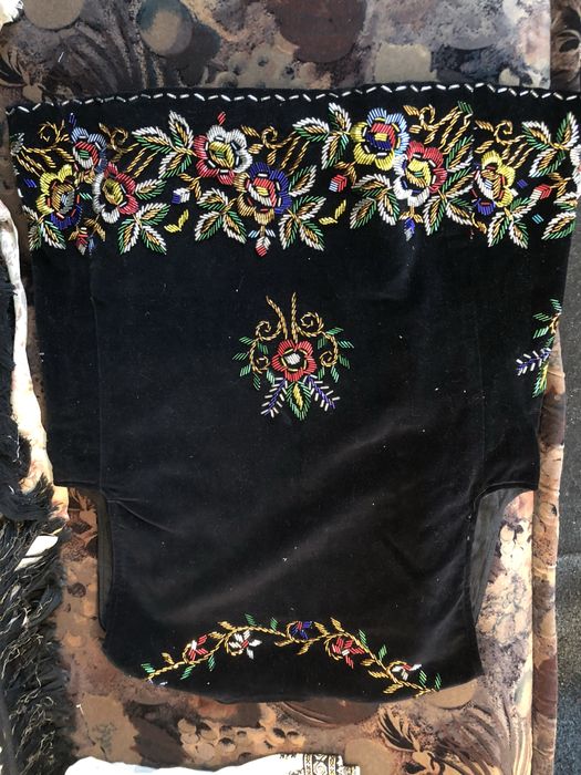 Costum popular autentic