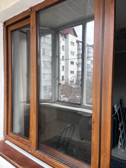 Окна и дверь  вместе