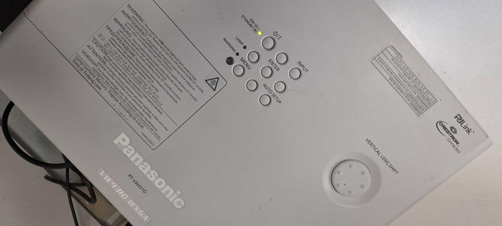 Panasonic PT VW 431 D videoproiector folosit 7 ore film muzica