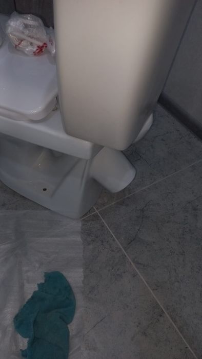 Продам унитаз новой