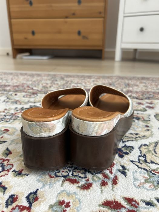 Босоножки на платформе