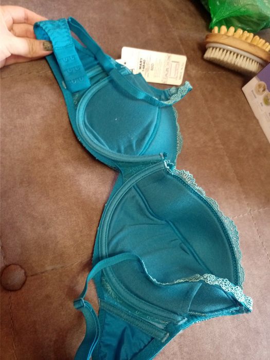 Бюстгалтер с вышивкой