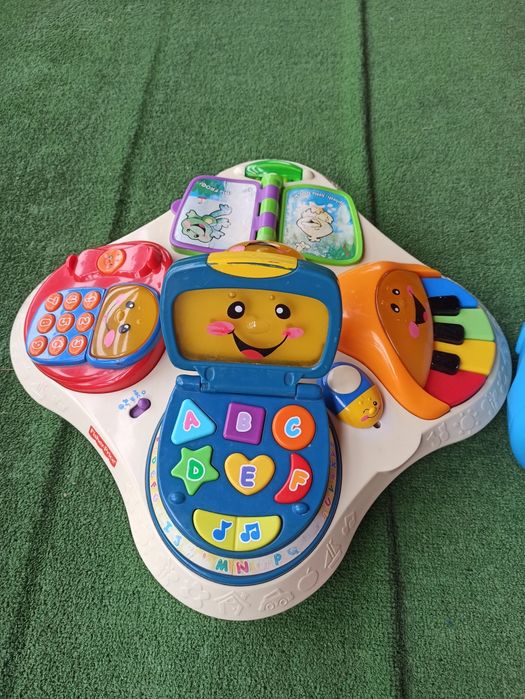 Vand masuta activitati copii cu suntete, lumini, muzica