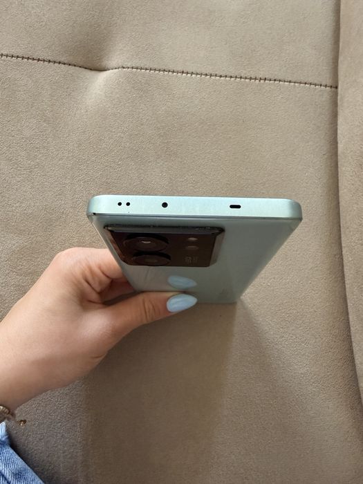 Продавам Xiaomi 13T
