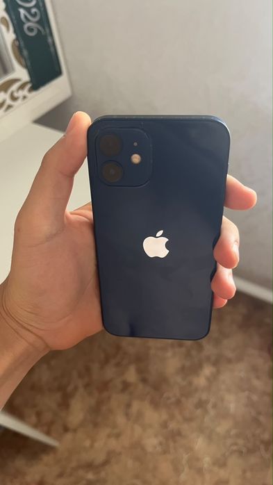 iPhone 12  в идеале не вскрыался