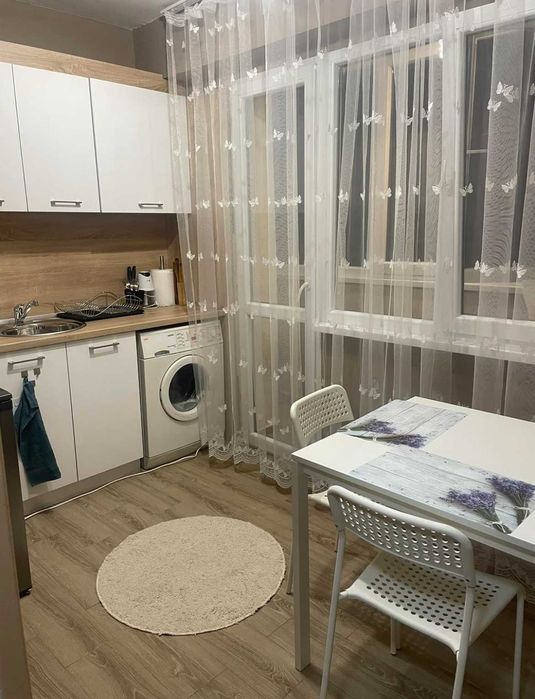 Дава се под наем Едностаен апартамент в Враца, Център - 50 кв.м за 255 € - Снимка #2