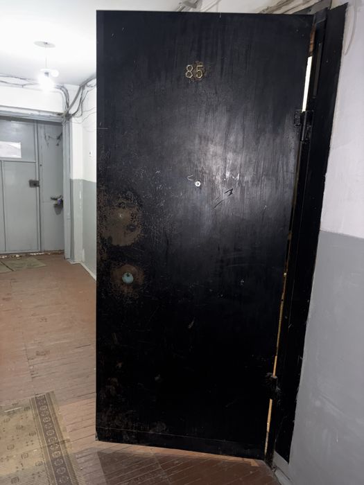 Продам метталическую дверь