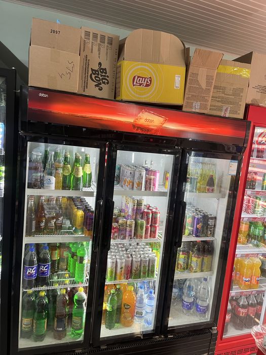 Витринный холодильник для напитков