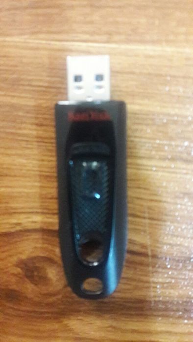 USB 3.0.  32 Gb продаётся