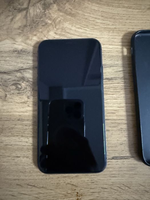 Айфон 11 в хорошем состоянии