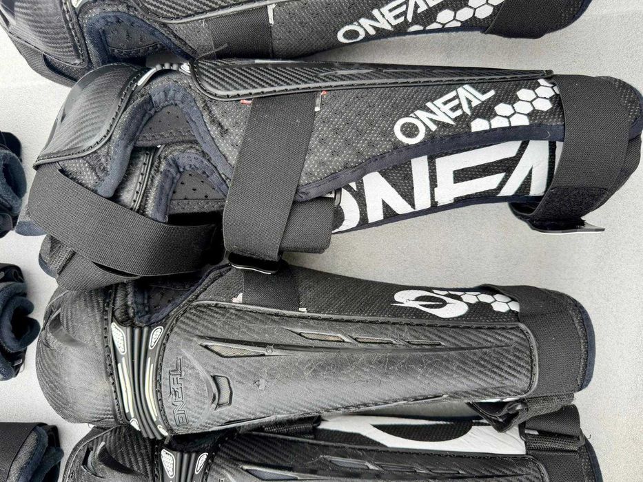 Genunchieri second hand ONEAL TRAIL FR Knee Guard CARBON negru alb