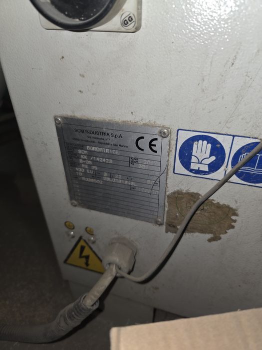 Продам Кромкооблицовочный станок scm me35