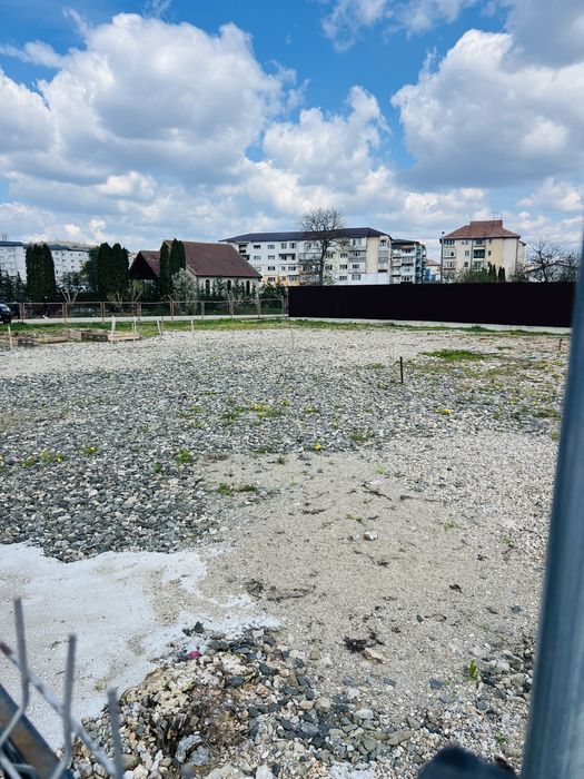 Inchiriez Teren Ultracentral langa Piata  9 ari