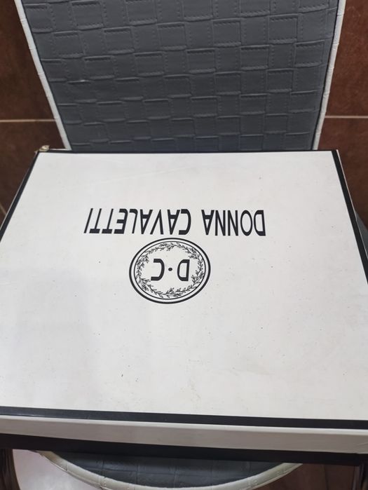 Продам фирменную Обувь