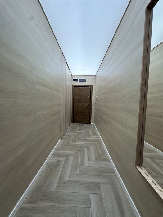 Дава се под наем Тристаен апартамент в София, Лозенец - 95 кв.м за 1200 € - Снимка #2