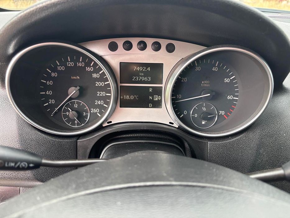 Продавам джип Мерцедес 350