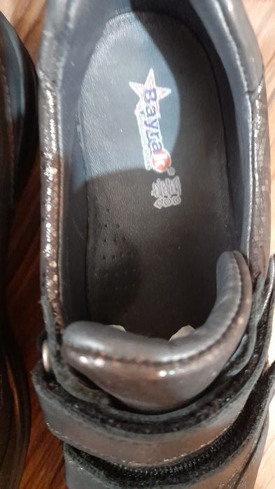 Новые школьные кроссовки на девочку