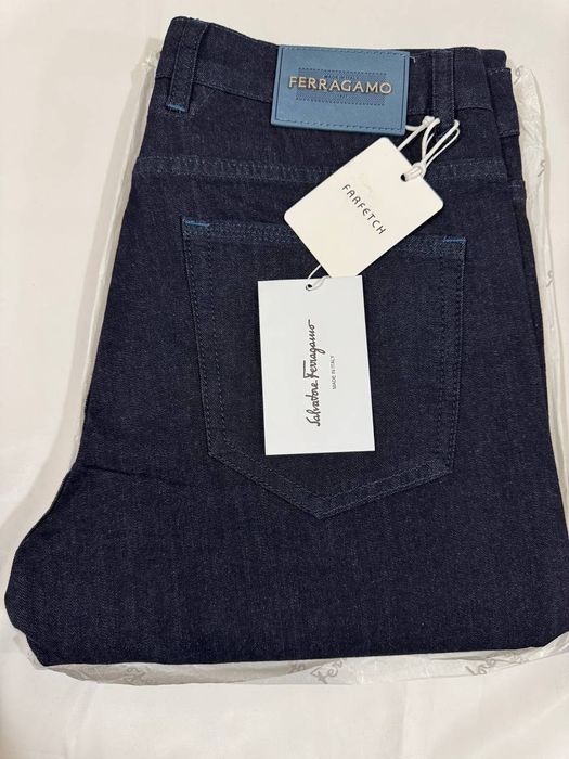 Salvatore Ferragamo (в комплекте фирменные бирки, на одной из моделей