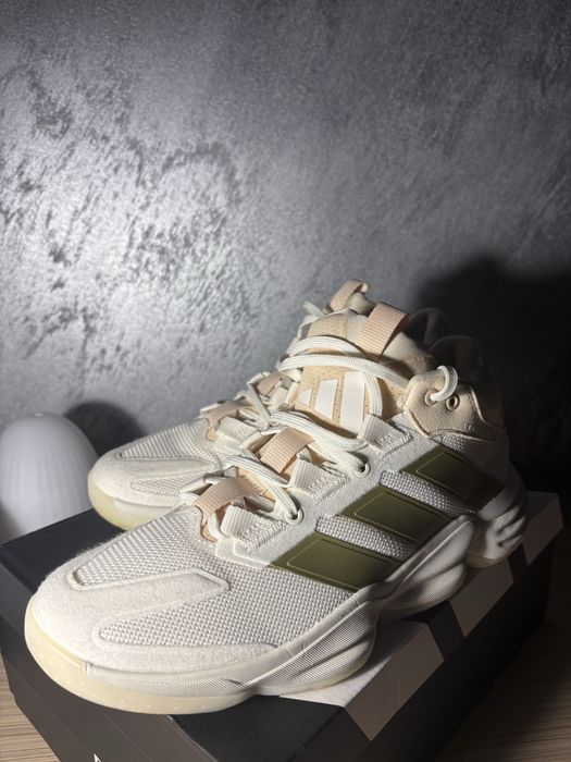 Adidasi Handbal Courtstabil marime 40,5