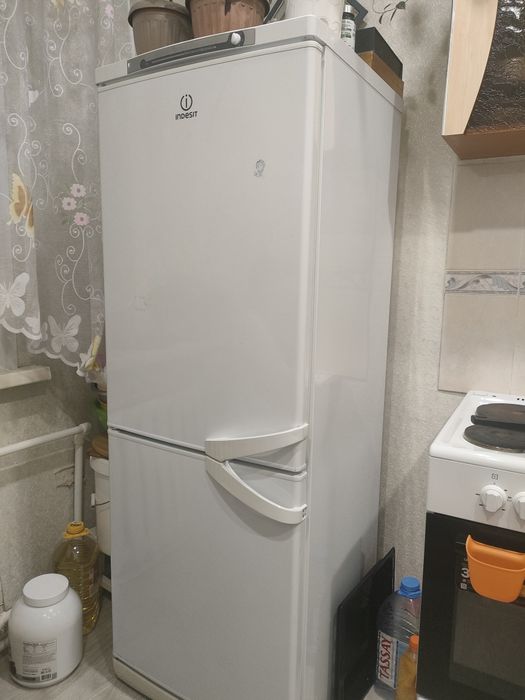 Продам холодильник