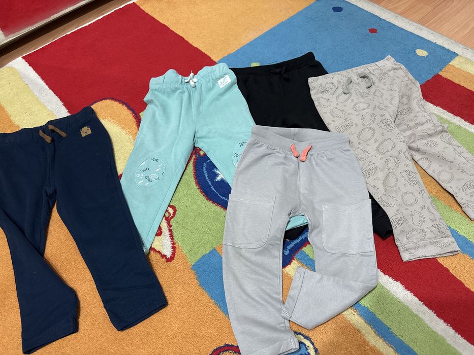 Vand pantaloni copilasi