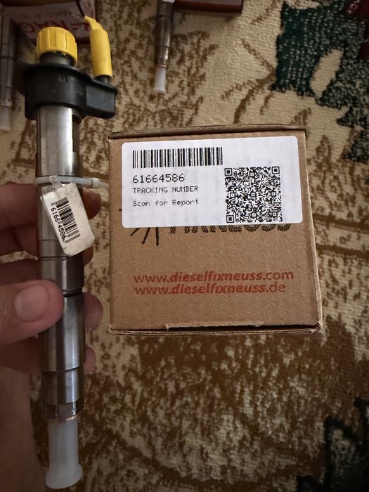 Vând set 6 injectoare originale reconditionate  Bosch .