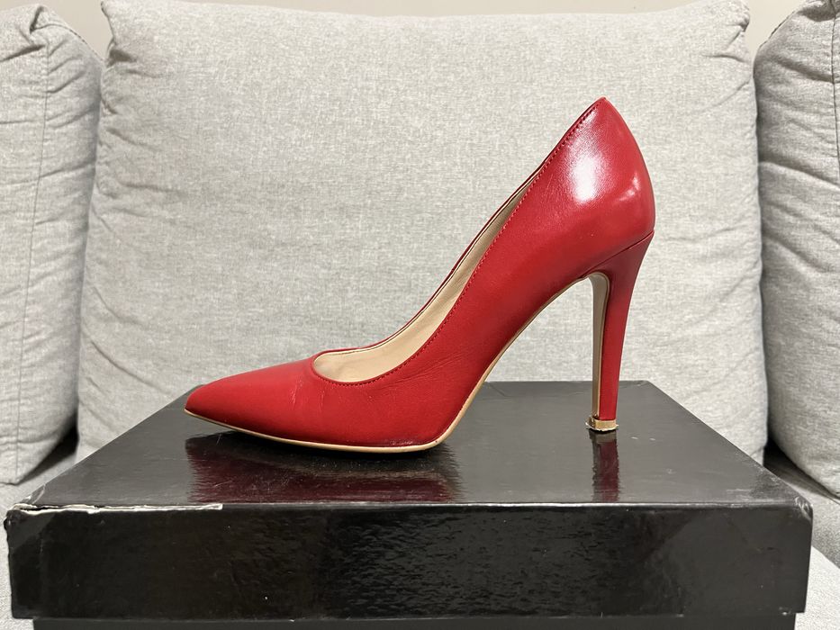 Червени кожени обувки 38 номер