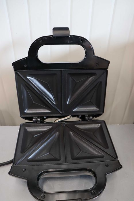 Уред за сандвичи Tefal Ultracompact SM155212, 700W, Незалепващи плочи